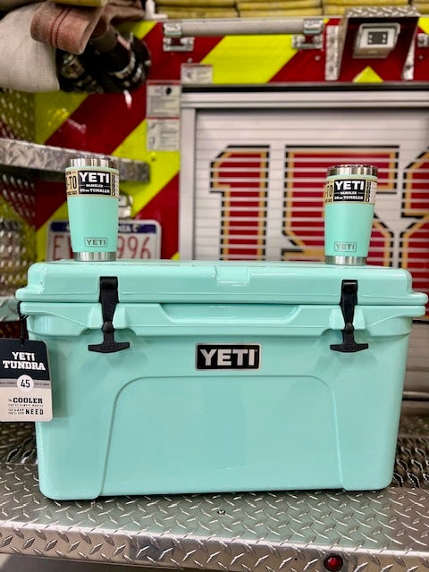 Yeti Seafoam 45 with cups